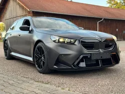 Grau Neu 2025 BMW M5 Performance Limousine | 178.499 €