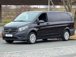 Obsidianschwarz metallic Gebraucht 2024 Mercedes Vito Kombi | 43.197 €