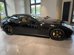 Schwarz Gebraucht 2018 Ferrari GTC4Lusso Coupé | 249.900 €