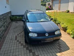 Schwarz Gebraucht 2001 VW Golf IV Kombi | 1.200 €