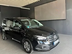 Schwarz Gebraucht 2024 Mercedes T180 Van / Kleinbus | 34.474 € (Teuer)
