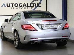 Silber Gebraucht 2016 Mercedes SLC250 AMG line Cabrio | 34.990 €