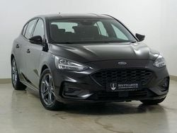 Schwarz Gebraucht 2020 Ford Focus ST-Line Limousine | 17.400 € (Guter Preis)