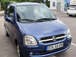 Blau Gebraucht 2002 Opel Agila Comfort Van / Kleinbus | 2.900 € (Teuer)