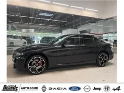 Nero vulcano metallic Gebraucht 2023 Alfa Romeo Giulia Competizione Limousine | 39.470 € (Fairer Preis)