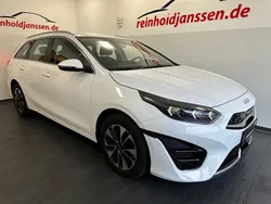 Weiß Gebraucht 2022 Kia Ceed Sportswagon Vision Kombi | 20.490 € (Guter Preis)