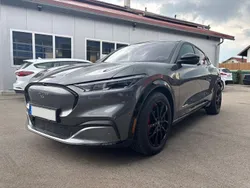 Grau Gebraucht 2021 Ford Mustang Mach-E SUV | 35.900 € (Fairer Preis)