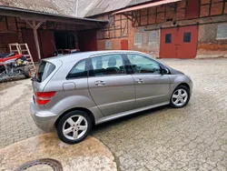 Silber Gebraucht 2008 Mercedes B200 Van / Kleinbus | 7.000 € (Teuer)