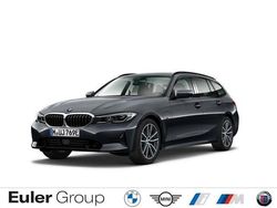 Grau Gebraucht 2022 BMW 330e Sport Line Kombi | 29.599 € (Superpreis)