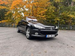 Schwarz Gebraucht 2003 Peugeot 206 CC Cabrio | 2.299 € (Fairer Preis)
