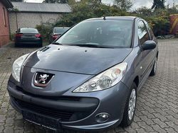 Grau Gebraucht 2012 Peugeot 206+ Kleinwagen | 2.100 € (Guter Preis)