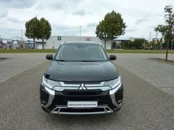 Schwarz Gebraucht 2019 Mitsubishi Outlander P-HEV Limousine | 15.200 € (Fairer Preis)
