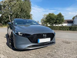 Grau Gebraucht 2020 Mazda 3 Selection Limousine | 22.600 € (Fairer Preis)