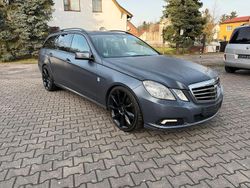 Blau Gebraucht 2010 Mercedes E350 Kombi | 8.999 € (Teuer)