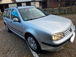 Silber Gebraucht 2006 VW Golf V Style Kombi | 1.999 € (Guter Preis)
