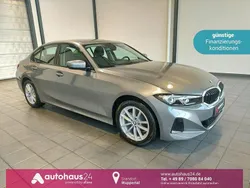 Grau Gebraucht 2023 BMW 320 Limousine | 35.990 € (Guter Preis)
