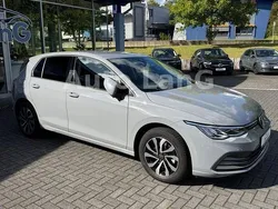 Grau Gebraucht 2022 VW Golf VIII Active Limousine | 21.790 € (Guter Preis)