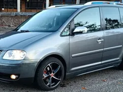 Grün Gebraucht 2004 VW Touran Van / Kleinbus | 2.100 € (Guter Preis)