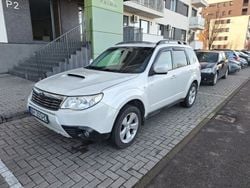 Weiß Gebraucht 2010 Subaru Forester Comfort SUV | 4.200 € (Etwas zu teuer)