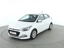 Weiß Gebraucht 2016 Hyundai i20 Active Limousine | 11.050 € (Etwas zu teuer)
