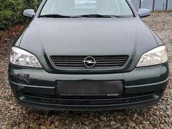 Grün Gebraucht 1999 Opel Astra Limousine | 1.100 € (Guter Preis)