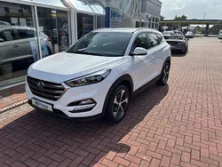 Weiß Gebraucht 2016 Hyundai Tucson Style SUV | 17.900 € (Etwas zu teuer)