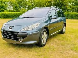 Grau Gebraucht 2005 Peugeot 307 Kombi | 3.800 €