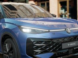 Blau Neu 2025 VW T-Roc R-line SUV | 49.895 €