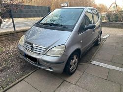 Grau Gebraucht 2000 Mercedes A140 Classic Kleinwagen | 799 €