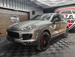Grau Gebraucht 2016 Porsche Cayenne SUV | 37.799 € (Fairer Preis)