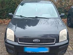 Schwarz Gebraucht 2003 Ford Fusion Kleinwagen | 1.750 €