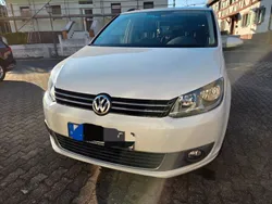 Weiß Gebraucht 2012 VW Touran Van / Kleinbus | 5.800 € (Guter Preis)