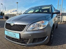 Grau Gebraucht 2011 Skoda Roomster Van / Kleinbus | 3.490 € (Guter Preis)