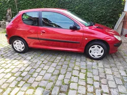 Rot Gebraucht 2002 Peugeot 206 Kleinwagen | 3.000 €