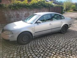 Silber Gebraucht 2002 VW Passat Limousine | 1.100 € (Guter Preis)