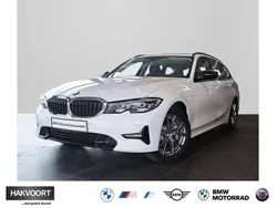 Alpinweiß uni Gebraucht 2021 BMW 330e Shadowline Kombi | 26.990 € (Guter Preis)