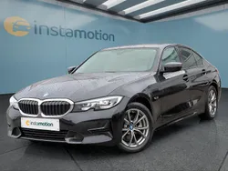 Schwarz Gebraucht 2022 BMW 320e Limousine | 28.499 € (Fairer Preis)