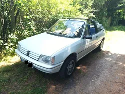 Weiß Gebraucht 1993 Peugeot 205 Cabrio | 4.900 €