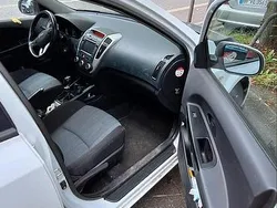 Weiß Gebraucht 2010 Kia Ceed 2 Kombi | 4.400 €