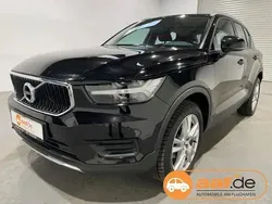 Schwarz (black solid (stone) / solid) Gebraucht 2022 Volvo XC40 Plus SUV | 30.850 € (Fairer Preis)