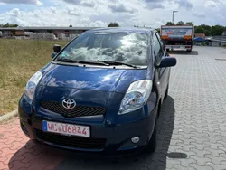 Blau Gebraucht 2009 Toyota Yaris Executive Limousine | 4.290 € (Etwas zu teuer)