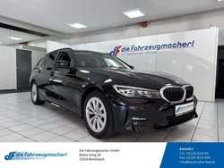 Schwarz Gebraucht 2022 BMW 320 Advantage Kombi | 22.788 € (Guter Preis)