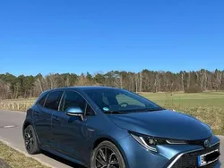 Blau Gebraucht 2019 Toyota Corolla Hybrid Lounge Limousine | 21.900 € (Fairer Preis)