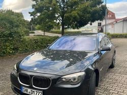 Grau Gebraucht 2009 BMW 730 Limousine | 10.900 € (Etwas zu teuer)