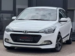 Weiß Gebraucht 2018 Hyundai i20 YES! Kleinwagen | 8.990 € (Guter Preis)