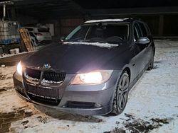 Grau Gebraucht 2007 BMW 320 Kombi | 4.450 €