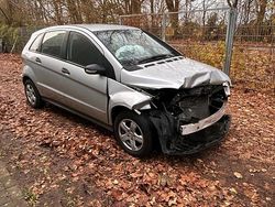 Grau Gebraucht 2007 Mercedes B170 Van / Kleinbus | 899 €
