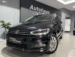 Schwarz Gebraucht 2024 VW Touran Highline Van / Kleinbus | 36.999 € (Fairer Preis)