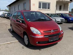 Rot Gebraucht 2004 Citroën Xsara Picasso Exclusive Van / Kleinbus | 1.100 € (Fairer Preis)