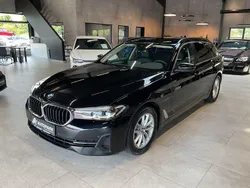 Schwarz ii/bonnet fluid black Gebraucht 2022 BMW 520 Sport Line Kombi | 28.980 € (Guter Preis)